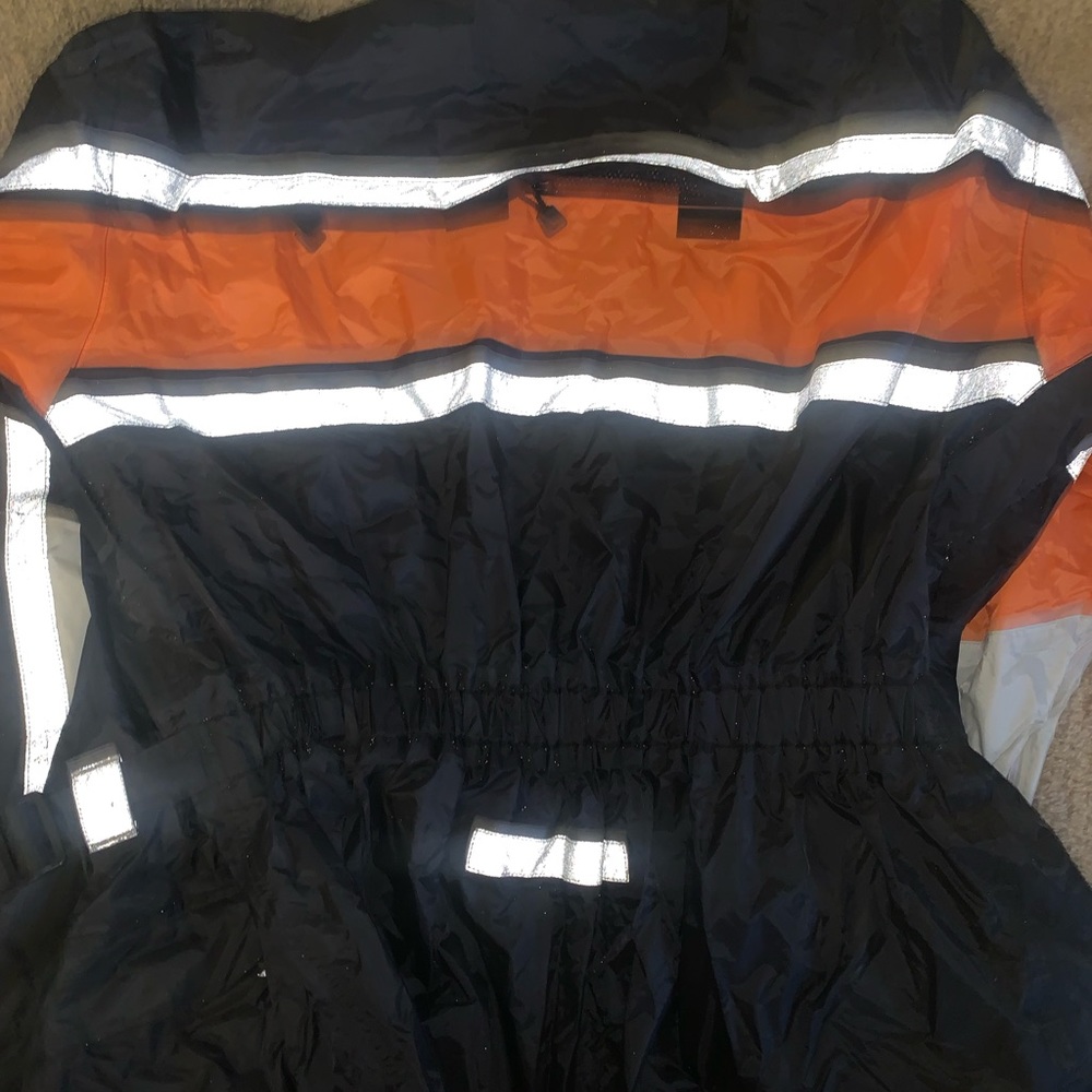 Men’s Nelson Rigg rain jacket - Picture 5 of 7
